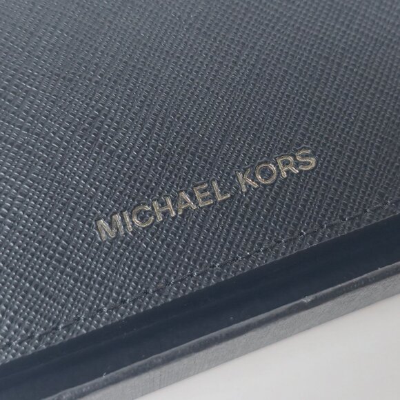 Michael Kors Slim Billfold Wallet For Men - Elegance And Functionality - Picture 3 of 5